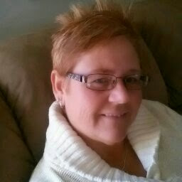 Lynne Robbins Photo 38