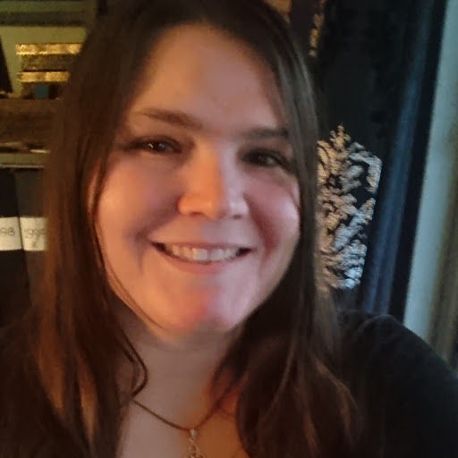 Sara Lind Photo 13