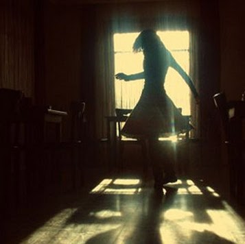 Zoe Walker Photo 14