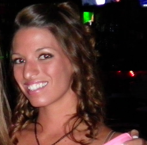 Hannah West Photo 17
