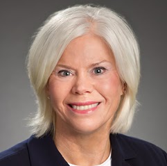 Liz Powers Photo 19
