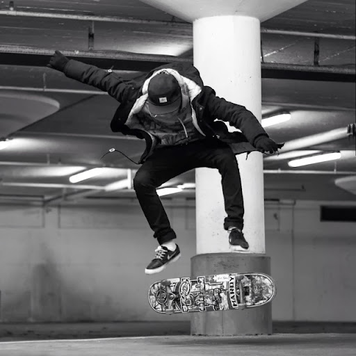 Patrick Larsen Photo 33