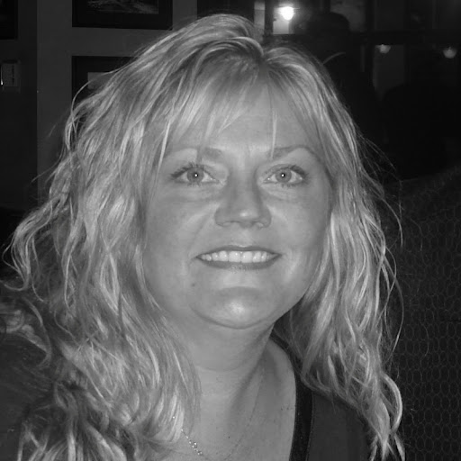 Jennifer Drake Photo 7