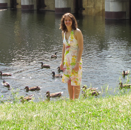 Elizabeth Conlon Photo 30