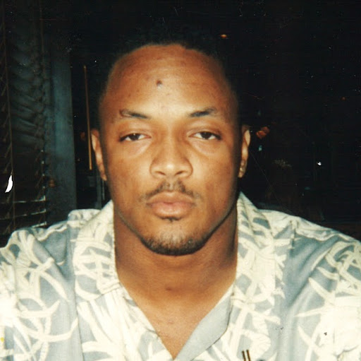 Julian Hamilton Photo 14
