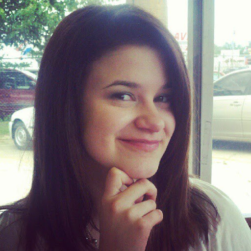 Joanna Thompson Photo 4