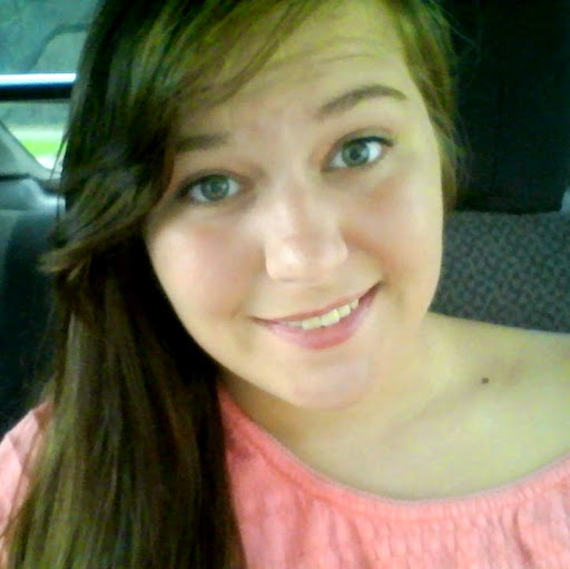 Caroline Hoke Photo 7