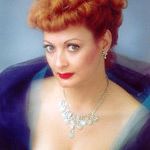 Lucy Martins Photo 25