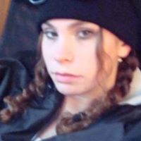 Holly Dickerson Photo 2