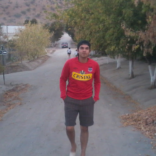 Manuel Caro Photo 29