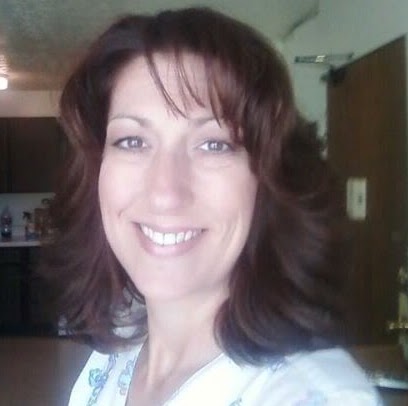 Lisa Sutton Photo 28