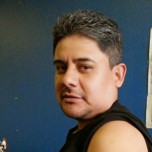 Alejandro Gomez Photo 40