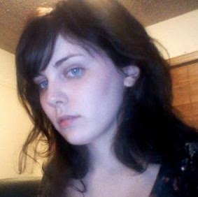 Anna Foster Photo 26