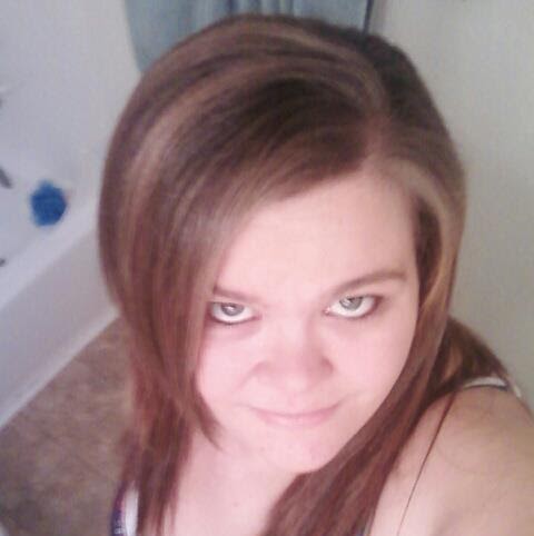 Ashley Sweeney Photo 17