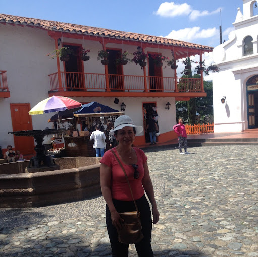 Julia Rincon Photo 18