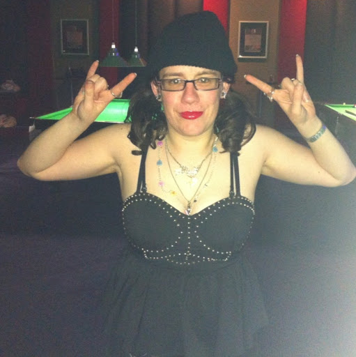 Danielle Mclean Photo 15