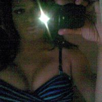 Naomi Woods Photo 16
