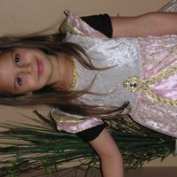 Stephanie Skinner Photo 33
