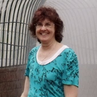 Liz Webster Photo 21