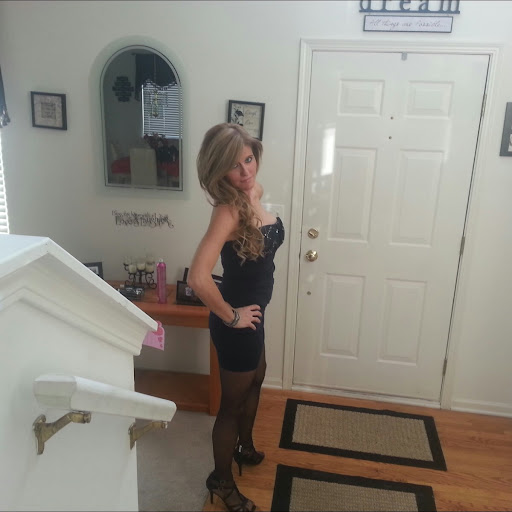 Kelly Hendricks Photo 30