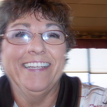 Linda Schmidt Photo 32