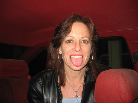 Sue Ellison Photo 23