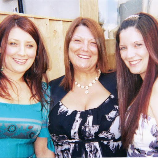Elaine White Photo 10