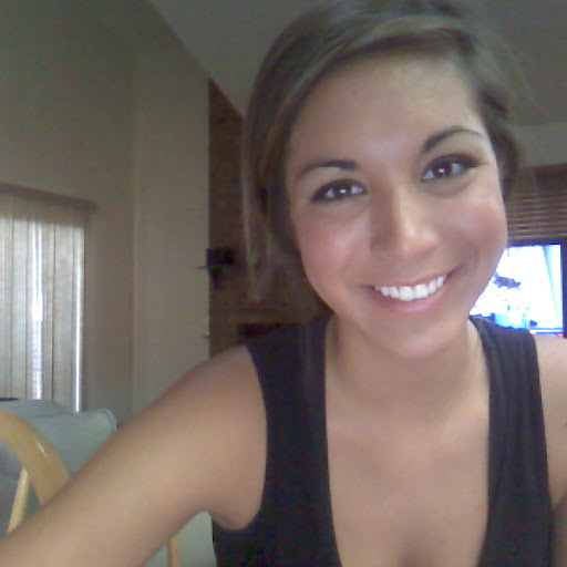 Danielle Davidson Photo 17
