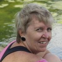Julia Lowe Photo 5