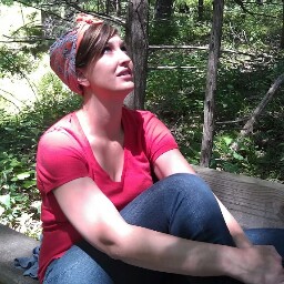 Alison Winter Photo 13
