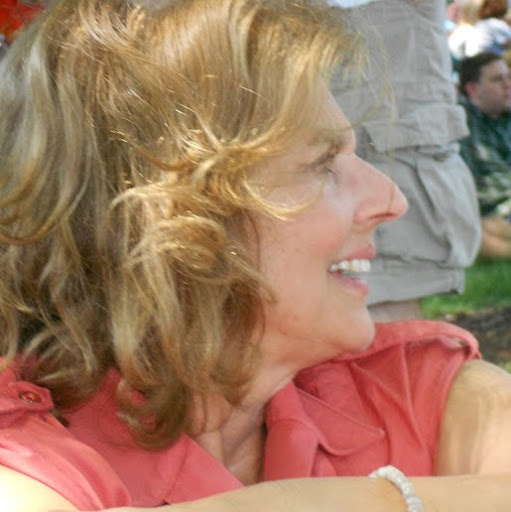 Joanne Lucas Photo 30