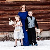 Janelle Erickson Photo 8