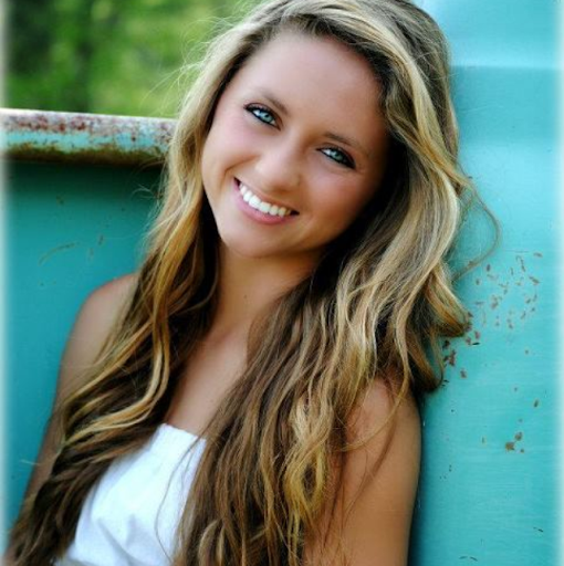 Heather Hollingsworth Photo 36
