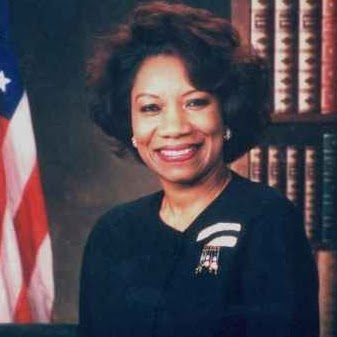 Valerie Mcdonald Photo 34