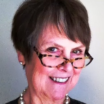 Elizabeth Robb Photo 35