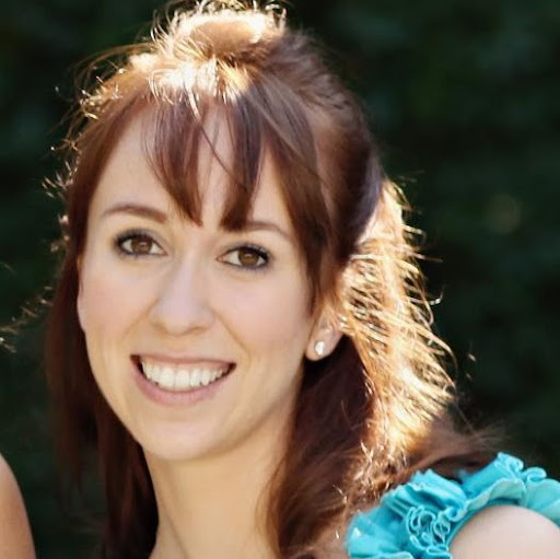 Elizabeth Hinson Photo 10