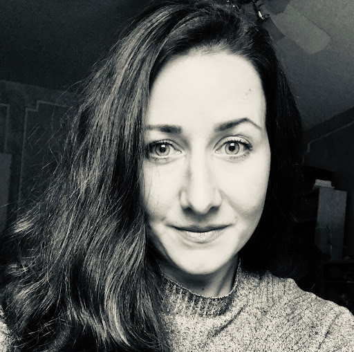 Julia Meyer Photo 7