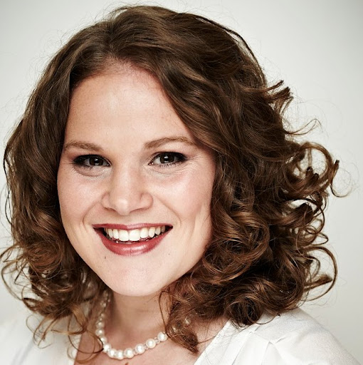Michelle Gallagher Photo 4