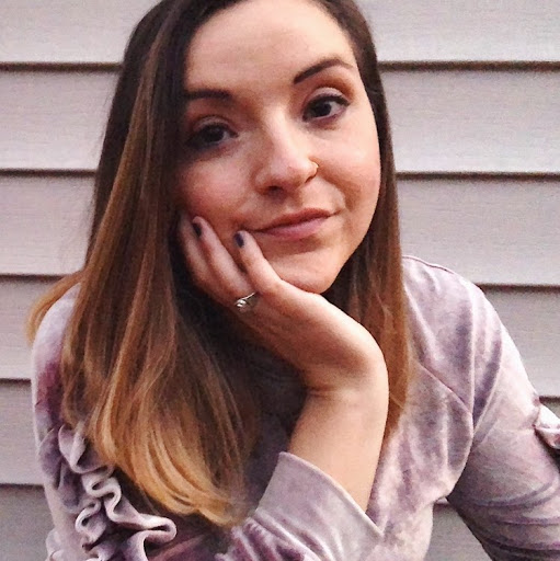 Elizabeth Casey Photo 40