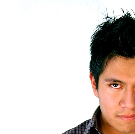Roberto Flores Photo 9