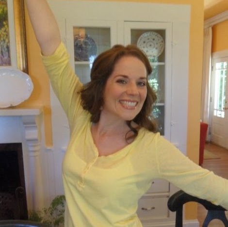 Amanda Hart Photo 31