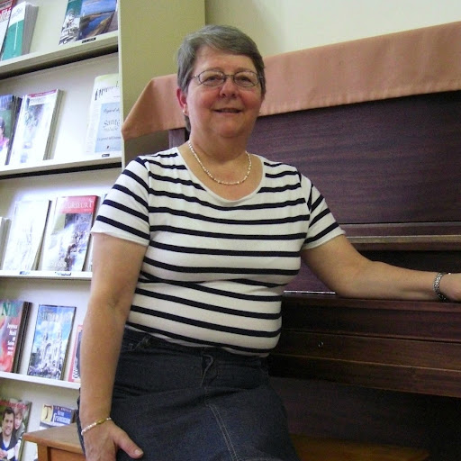 Diane Roy Photo 5