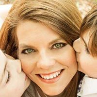 Jennifer Woody Photo 17