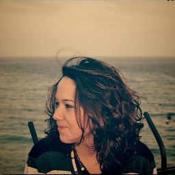 Ana Zayas Photo 10