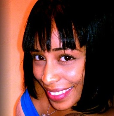 Samantha Perkins Photo 39