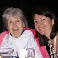 Elizabeth Dillon Photo 13