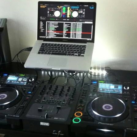 Daniel Munoz Photo 12