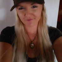 April Darnell Photo 6