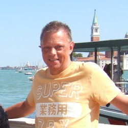 Mark Wall Photo 40