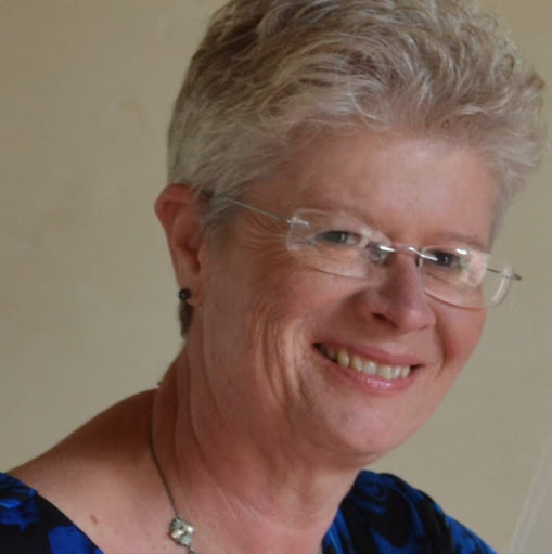 Karen Pratt Photo 31